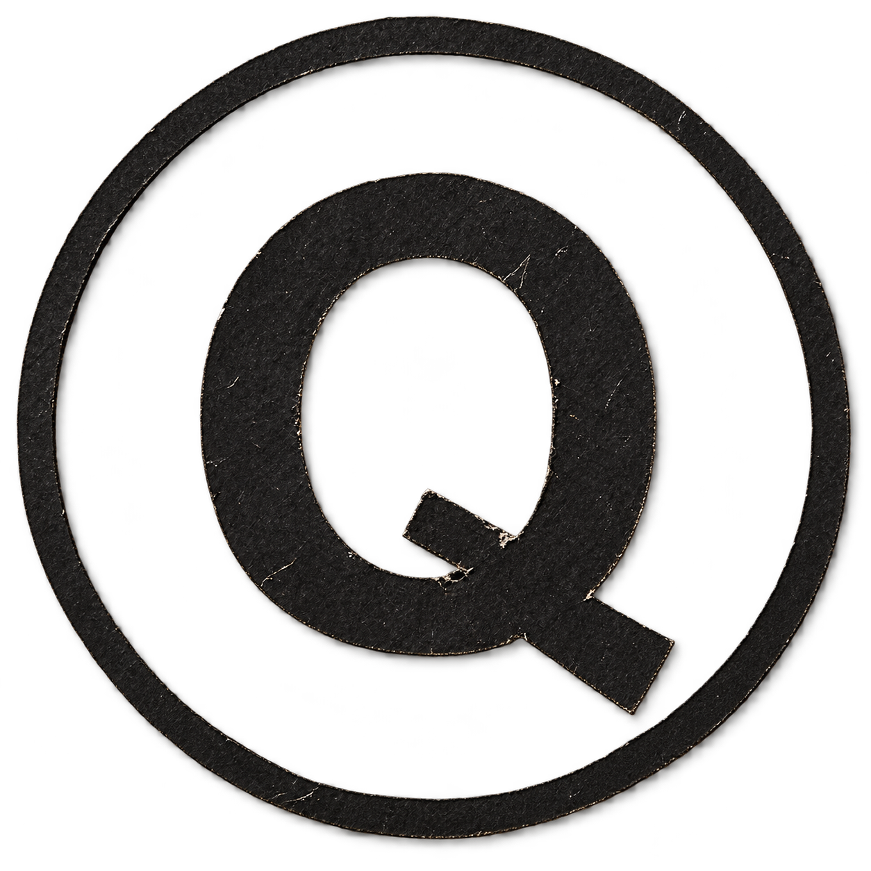 Emblema Q de ¡Qué Marca! en papel negro